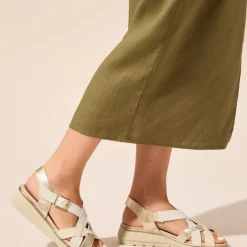 Sandalias confort en combinado beige - oro - blanco