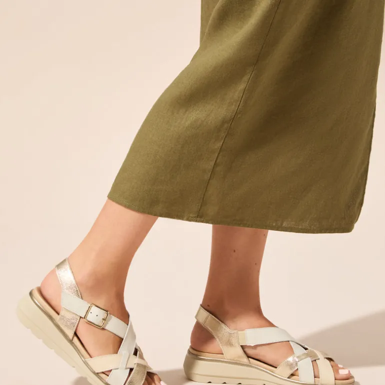 Sandalias confort en combinado beige - oro - blanco