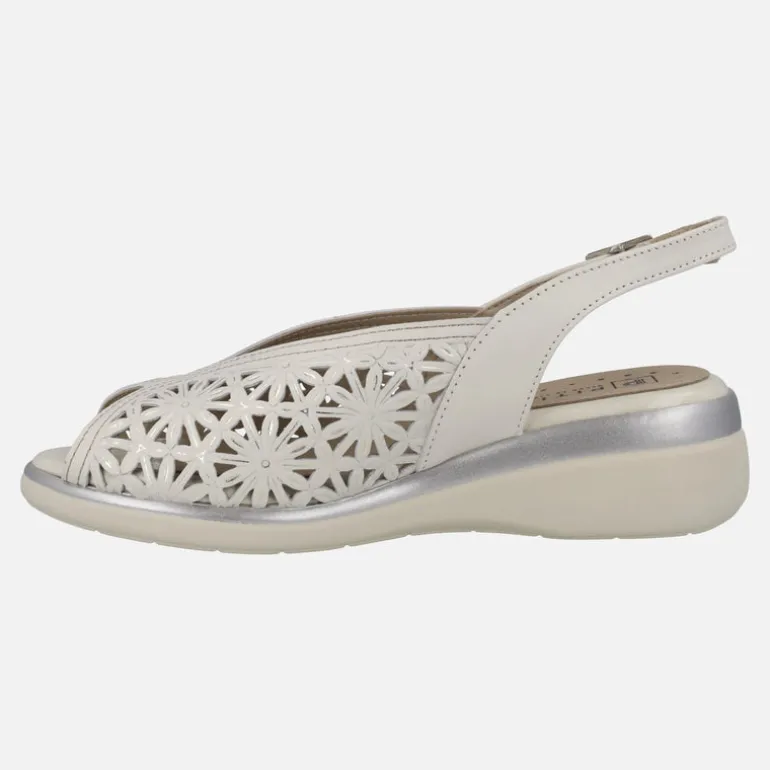 Sandalias confort en piel hielo con troquelados