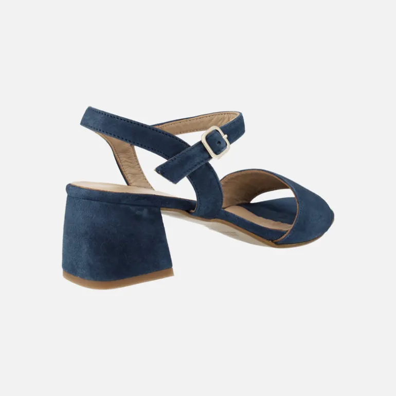 Sandalias de ante con pulsera al tobillo y tacón bajo
