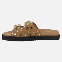 Sandalias de hebillas en serraje camel con pedrería