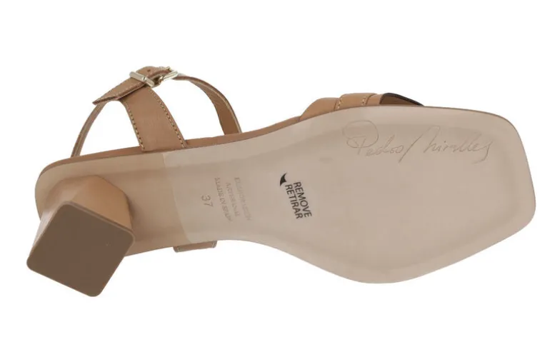 Sandalias de piel Cobán con tacones de 7 cms