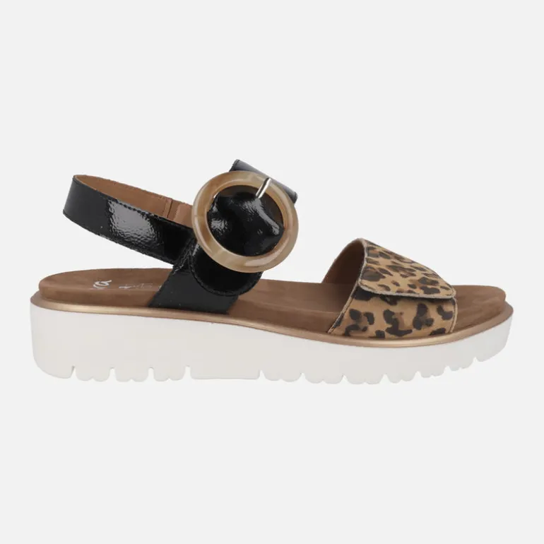Sandalias de piel con cierre de velcro y piso High soft