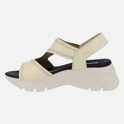 Sandalias de piel con cierre de velcro y plataforma