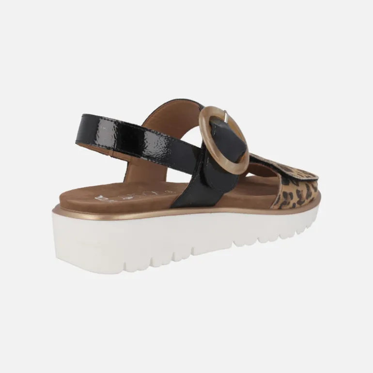 Sandalias de piel con cierre de velcro y piso High soft