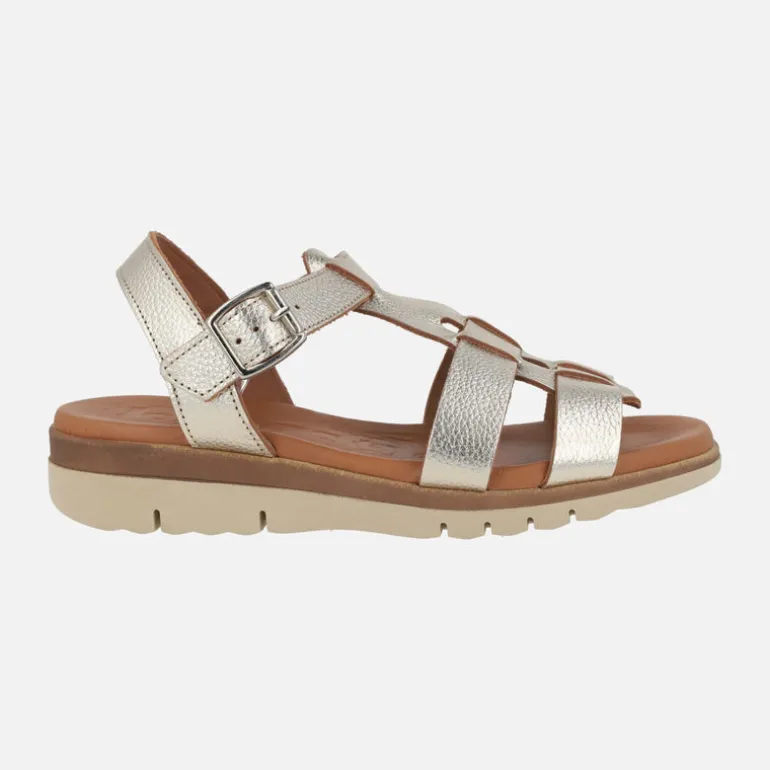 Sandalias de piel con cuña baja y cierre de hebilla