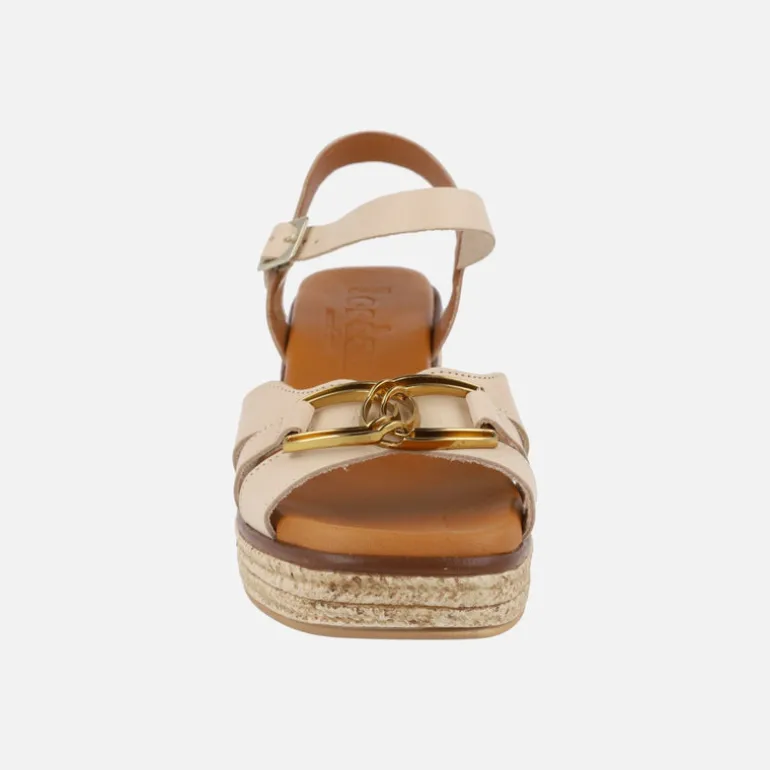 Sandalias de piel con cuña y adorno metálico