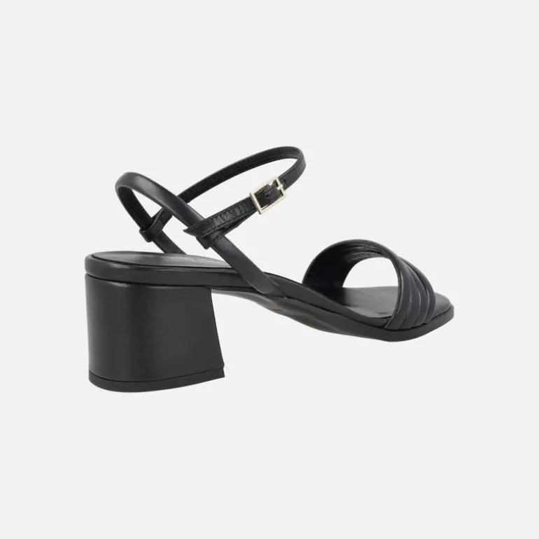 Sandalias de piel con cuatro tiras delanteras y pulsera al tobillo
