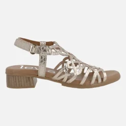Sandalias de piel con detalle de troquelados y tacón bajo