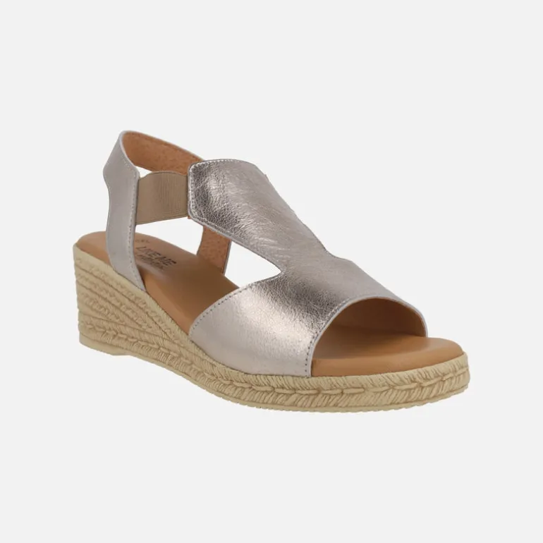 Sandalias de piel con elásticos laterales y cuña media