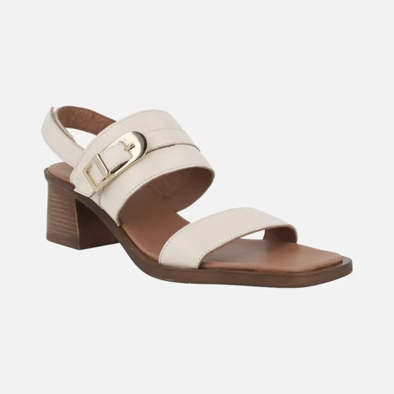 Sandalias de piel con hebilla decorativa y cierre de velcro