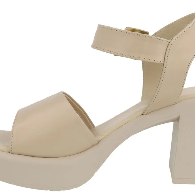 Sandalias de piel con tacón ancho y plataforma