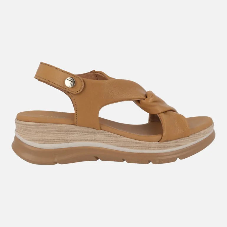 Sandalias de piel con tiras entrelazadas y cierre de velcro