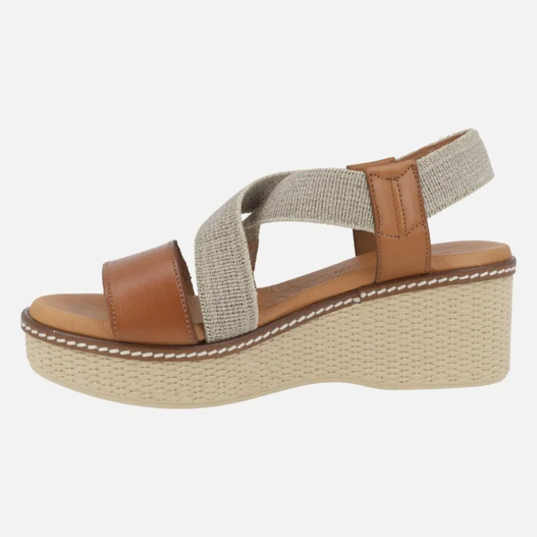 Sandalias de piel con tiras elásticas y cuña