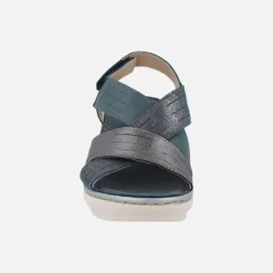 Sandalias de piel con tiras cruzadas y cierre de velcro