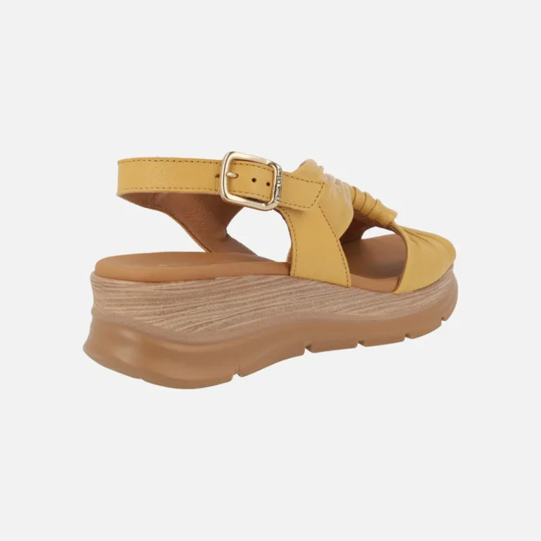 Sandalias de piel con tiras entrelazadas y cierre de hebilla
