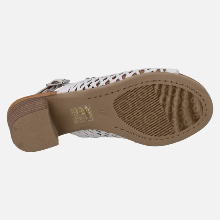 Sandalias de piel con troquelados y tacón medio Elda