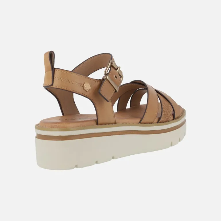 Sandalias de piel en color camel con plataforma