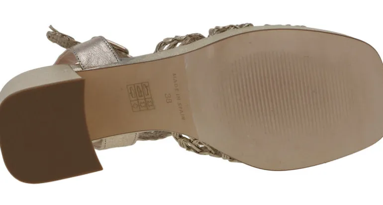 Sandalias de piel en colores metalizados con pala trenzada