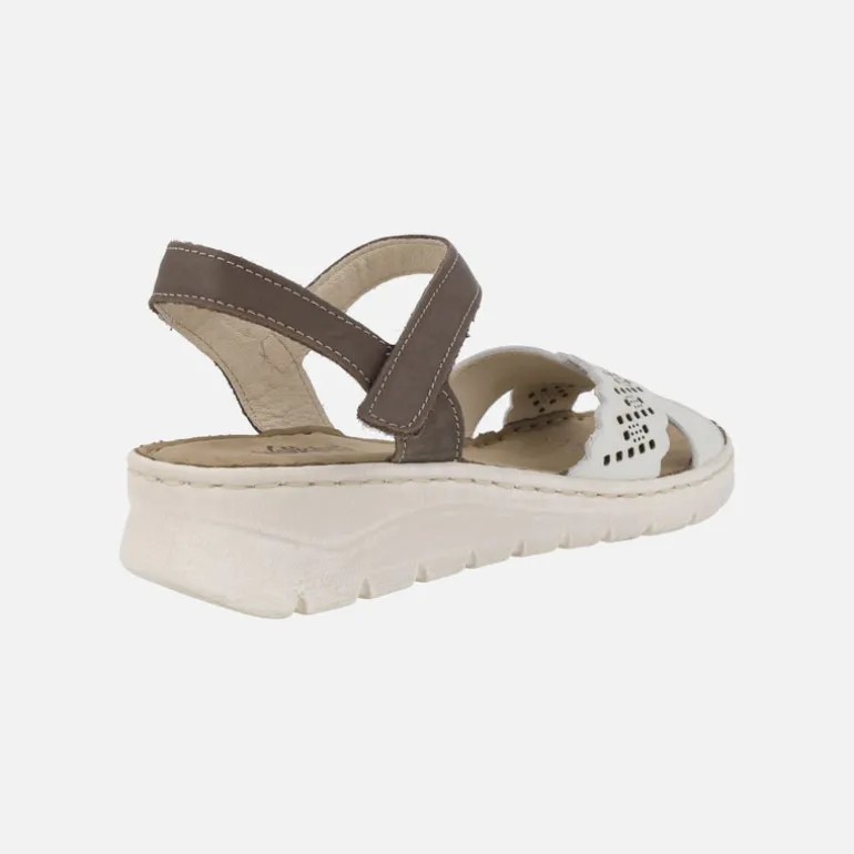 Sandalias de piel en combinado blanco y marrón con detalles troquelados