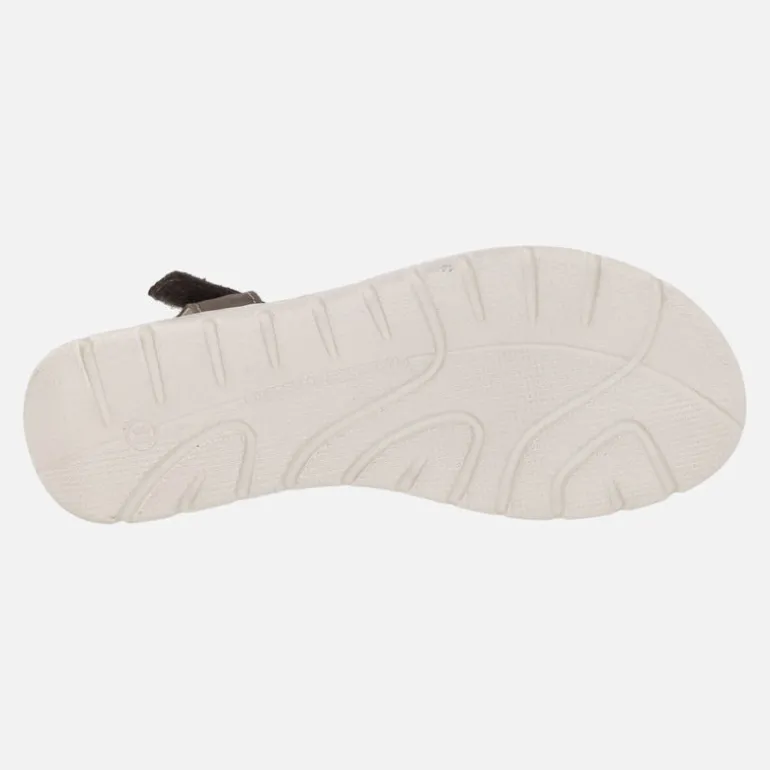 Sandalias de piel en combinado blanco y marrón con detalles troquelados