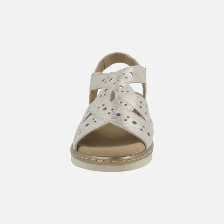 Sandalias de piel metalizada dorada con cuña baja