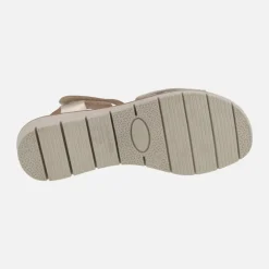 Sandalias de piel metalizada color oro con cierre de velcro