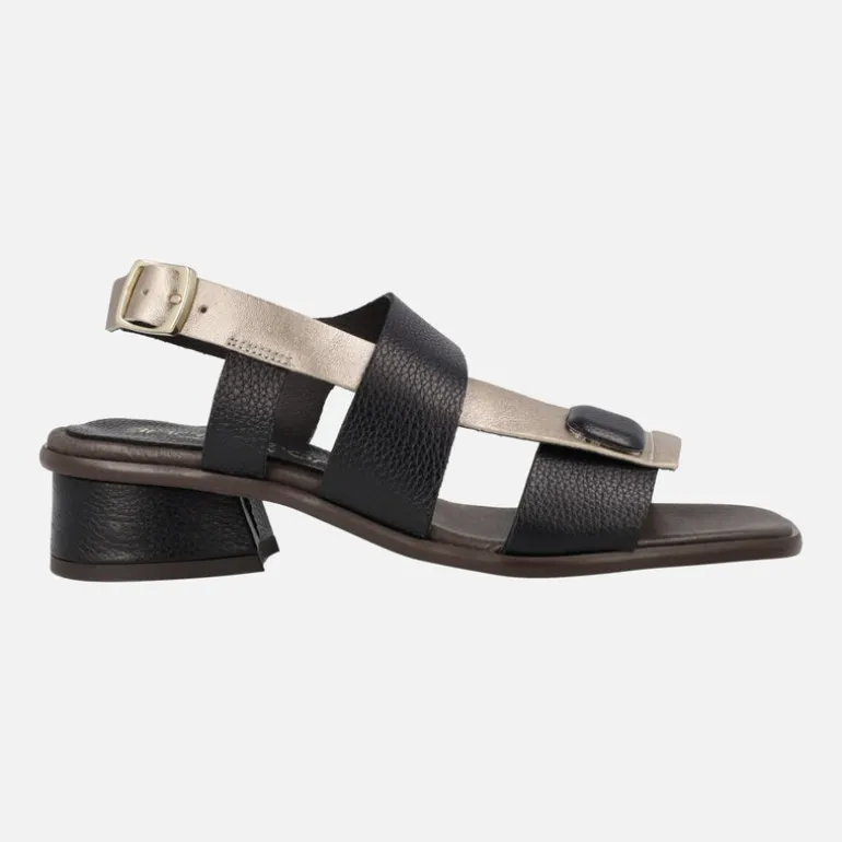 Sandalias de piel negras con tira en platino y cierre de hebilla