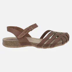 Sandalias de piel semi abiertas con cierre de velcro