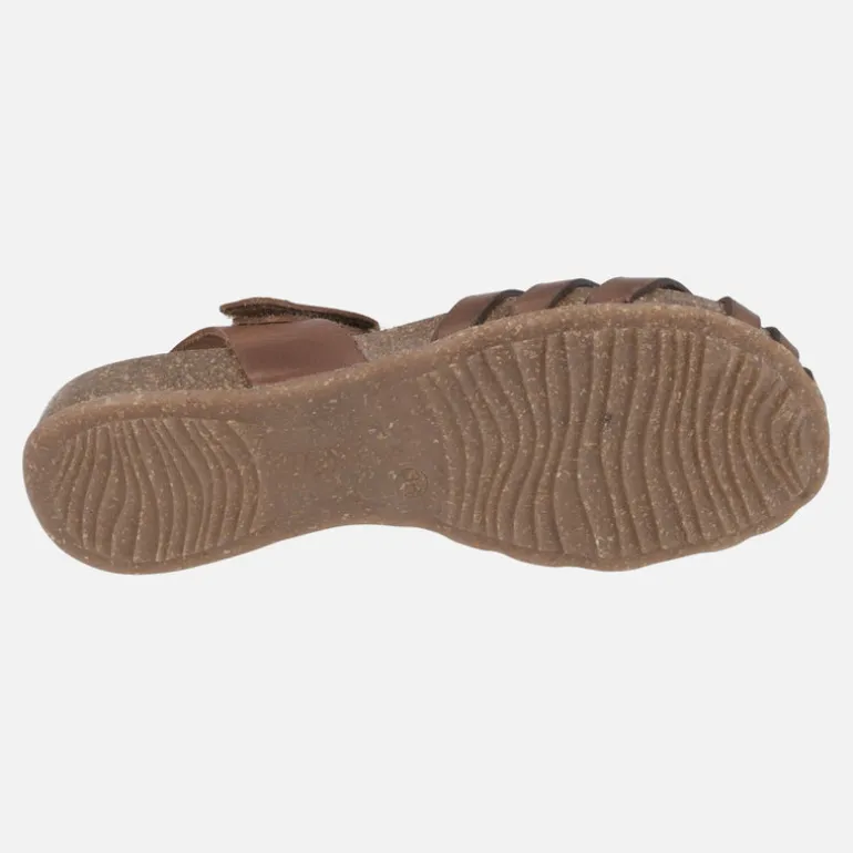 Sandalias de piel semi abiertas con cierre de velcro