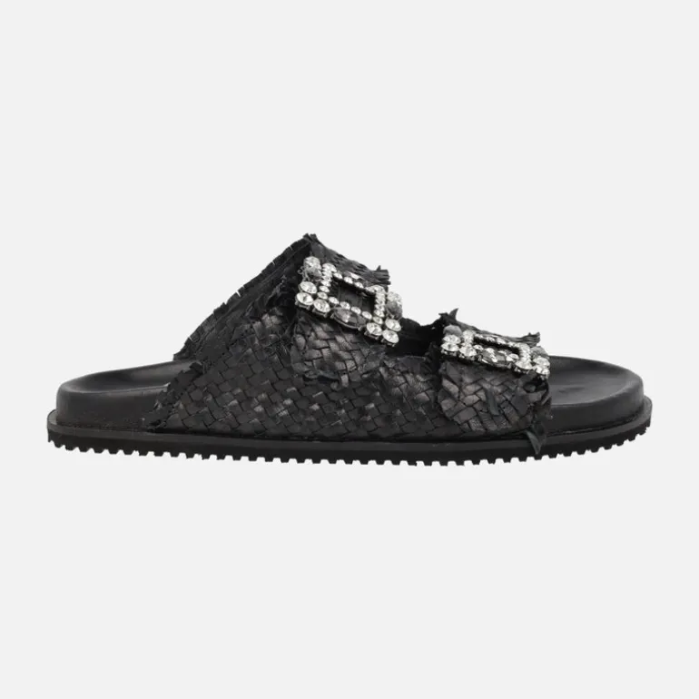 Sandalias de piel trenzada con hebillas joya