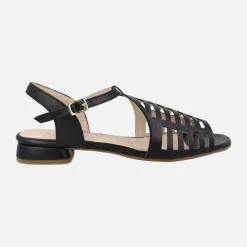 Sandalias de piel troqueladas con cierre de hebilla