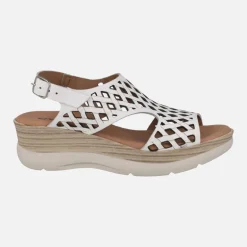 Sandalias de piel troqueladas con plataforma