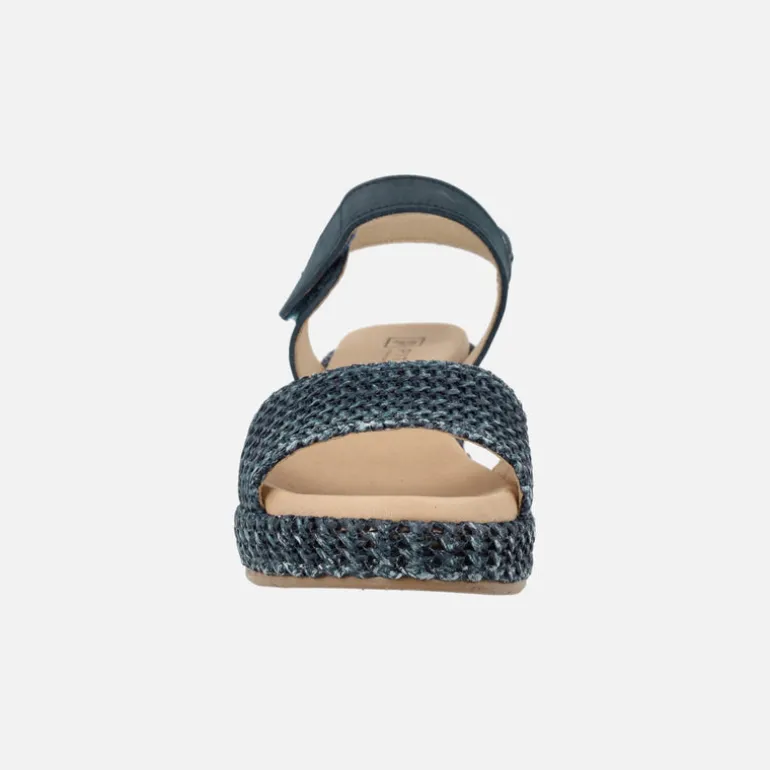 Sandalias de piel y rafia con cierre de velcro
