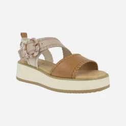 Sandalias de plataforma en combinado camel con hebilla