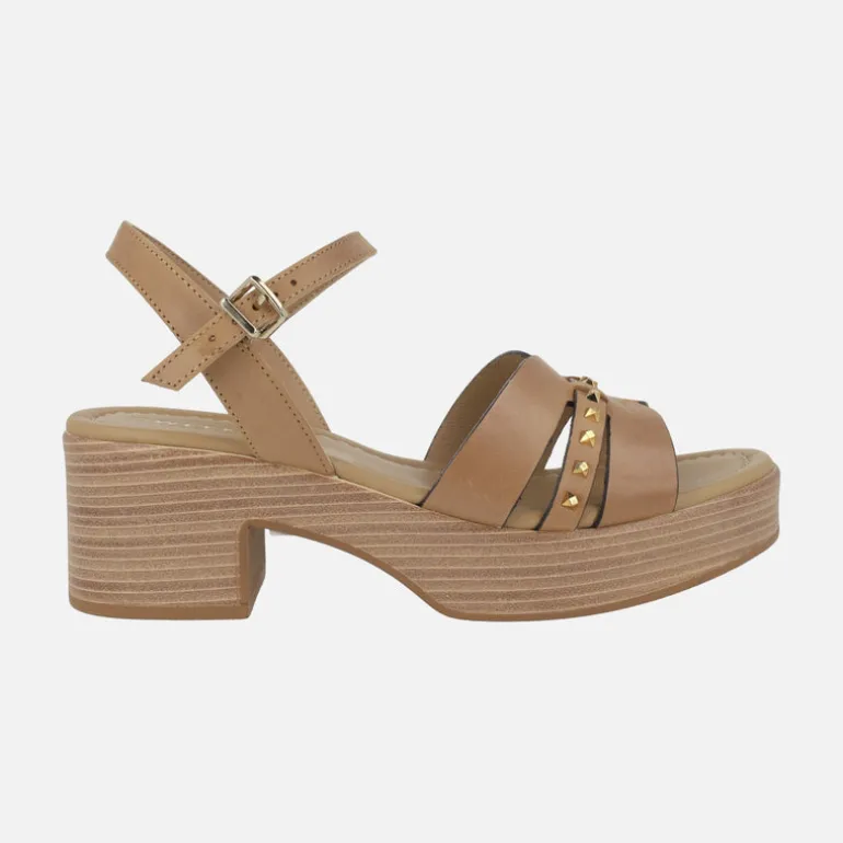 Sandalias de tacón con plataforma y detalle de tachas