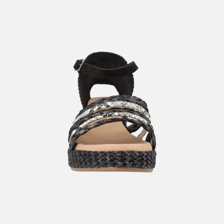 Sandalias de tiras combinadas con pulsera al tobillo y cuña de rafia