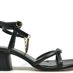 Sandalias de tiras con pulsera y cadena al tobillo