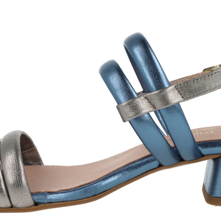 Sandalias de tiras en pieles metalizadas con tacón ancho