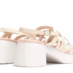 Sandalias de tiras Loreto en piel charol