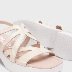 Sandalias de tiras Loreto en piel charol