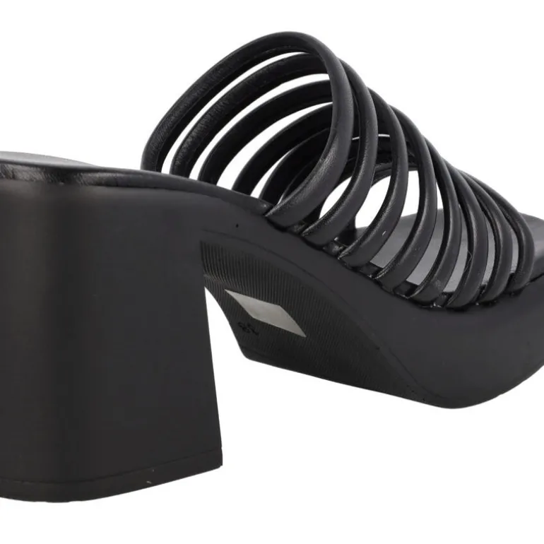 Sandalias de tiras negras de piel y plataforma Gina