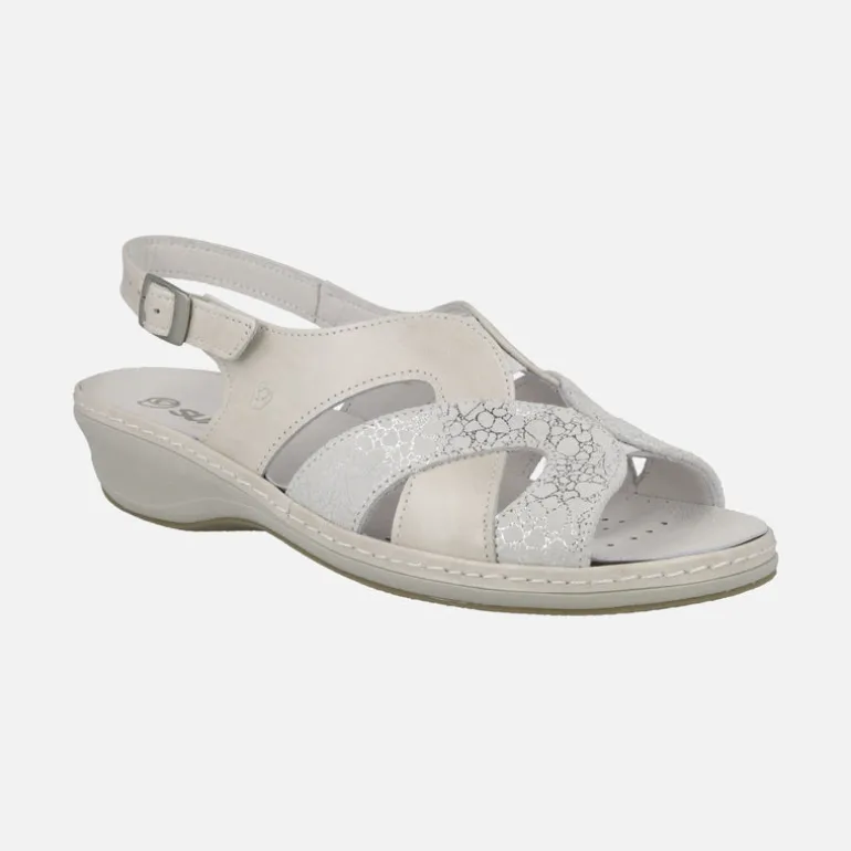 Sandalias en combinado nacarado blanco con tira de hebilla al talón