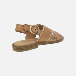 Sandalias en piel camel con tiras cruzadas y pespuntes