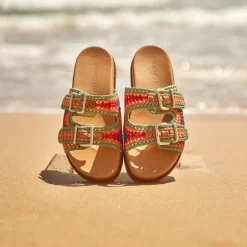 Sandalias en tejido efecto crochet multicolor con hebillas