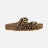 Sandalias estilo bio en piel animal print leopardo con hebillas doradas