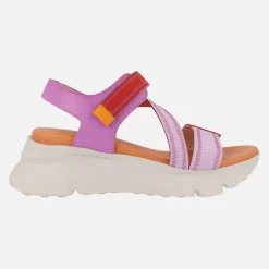 Sandalias Hispanitas con piso volumen y cierre de velcro