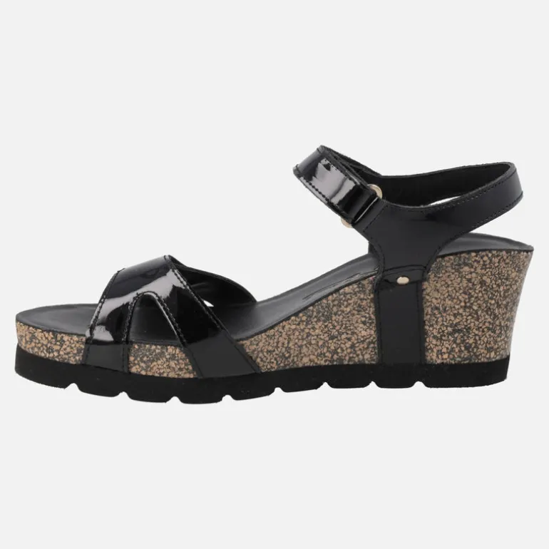 Sandalias Julia en charol negro con cierre de velcros