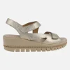 Sandalias metalizadas de piel con cierre de velcros