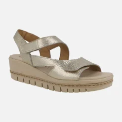Sandalias metalizadas de piel con cierre de velcros